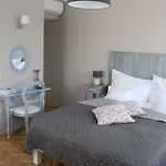 Aurora Vendeghaz Πανσιόν