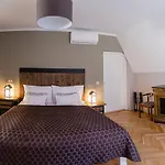 Πανσιόν Aurora Vendeghaz 4*